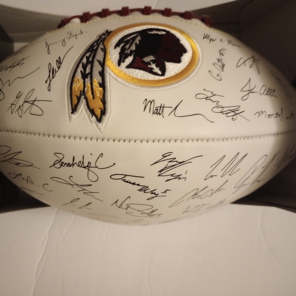 🆕🏈TEAM SIGNED NFL Football 🏈 Washington Redskins - Picture 2 of 8